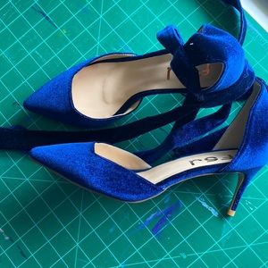 F5J velvet ankle tie kitten heels